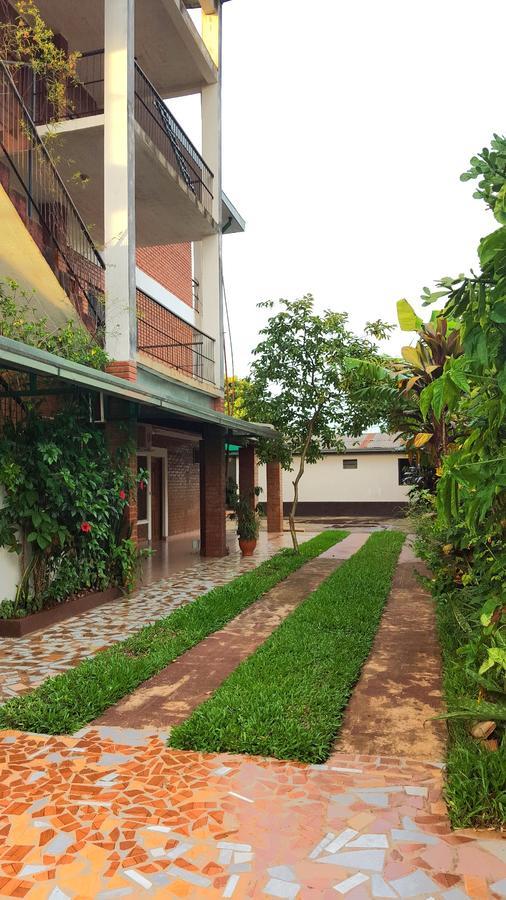 Apart Hotel Las Guayabas Puerto Iguazú Esterno foto