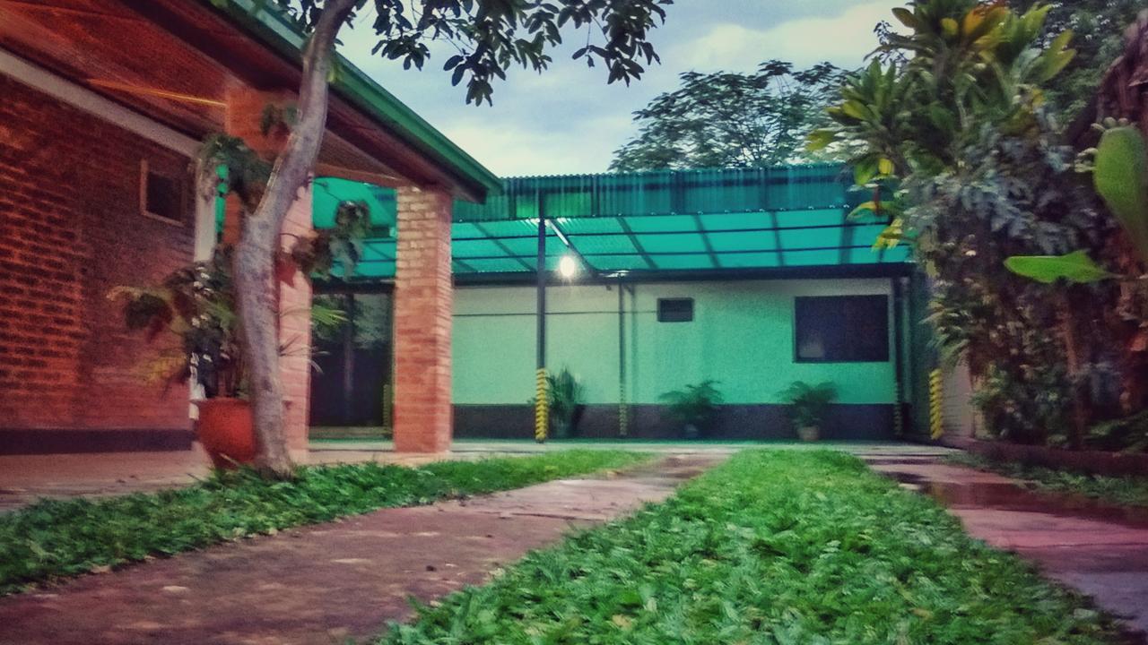 Apart Hotel Las Guayabas Puerto Iguazú Esterno foto